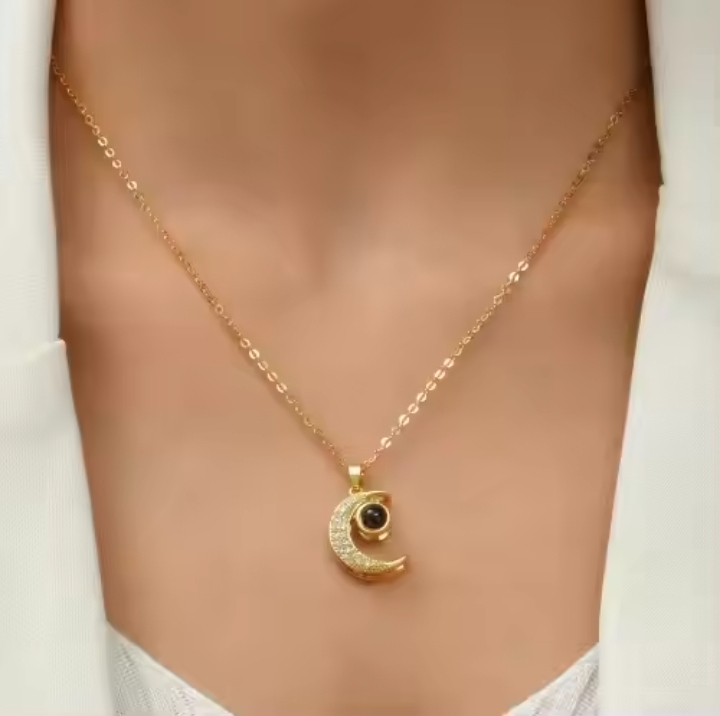 Women moon Necklace Korean Style Exquisite Fashion - Image 2